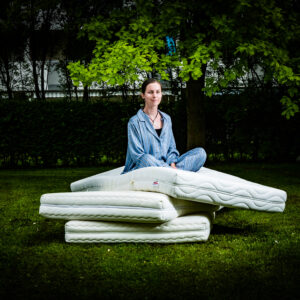 Spende für den Schlaf auf einer Matratze